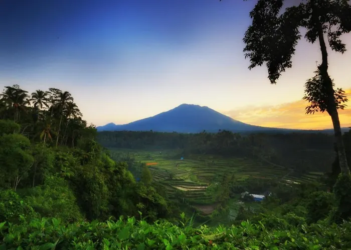 Mahagiri & Restaurant 4* Menanga