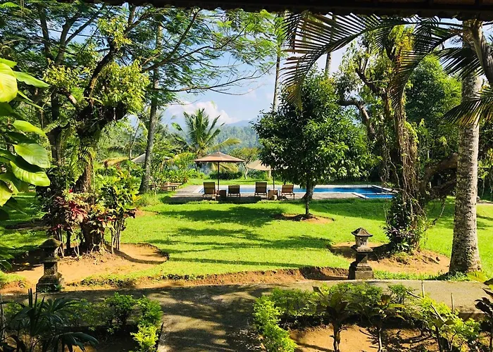 Mahagiri & Restaurant Resort 4*